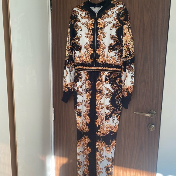 Black & Gold Fashion Nova Jumpsuit - Picture 4 of 7